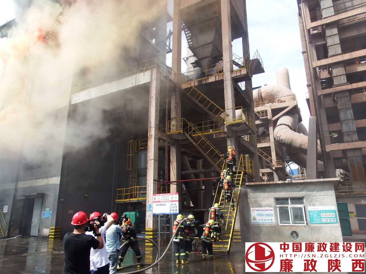 扶風縣開展冀東水泥廠大型救援演練