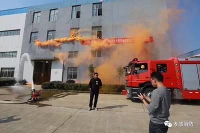 119消防日丨中央電視臺(tái)直播孝感支隊(duì)開展勞動(dòng)密集型企業(yè)疏散逃生演練